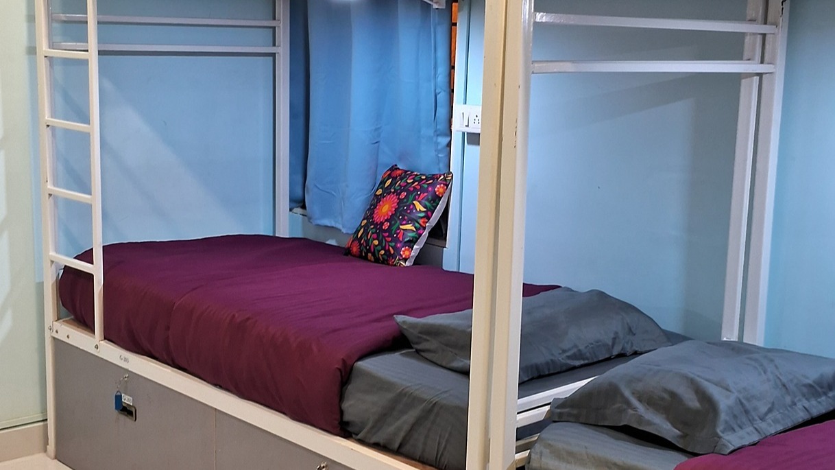 G2 Spring Time - Bed in a six bed mixed dorm with shared washroom