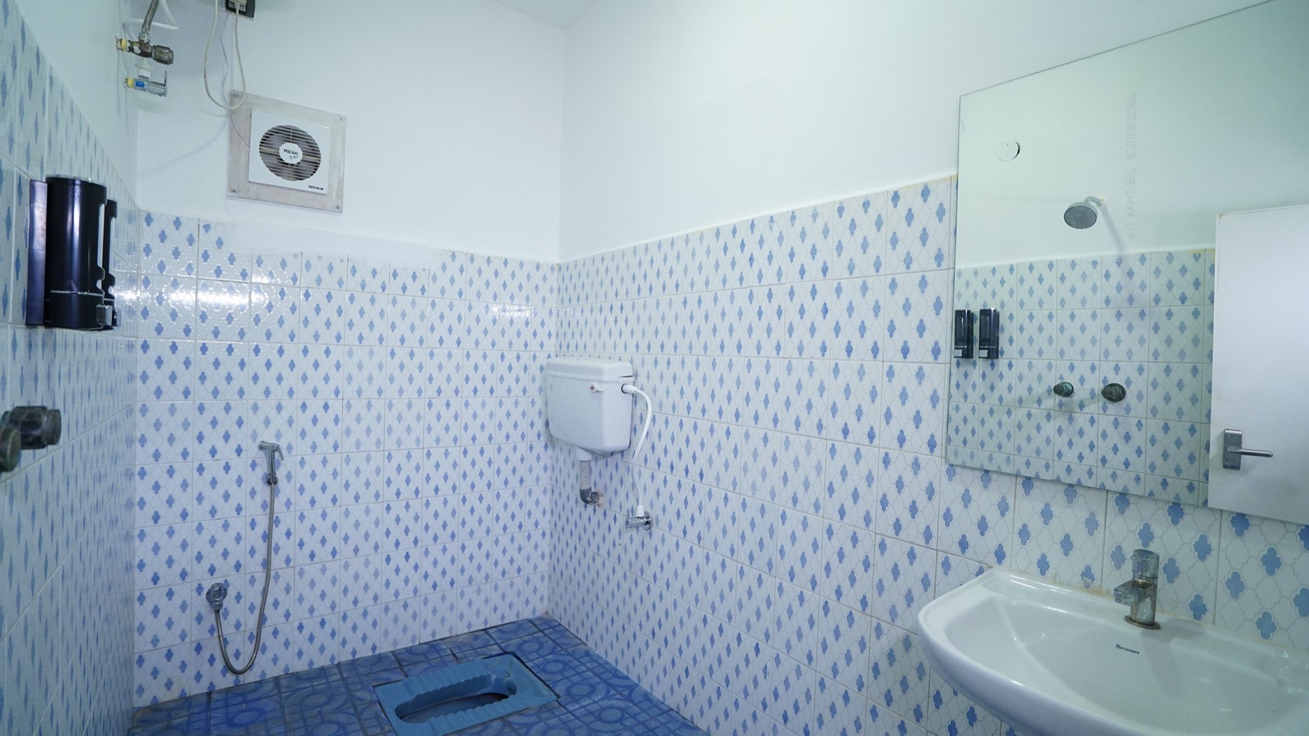 F2 Rosy View - Bed in a Eight bed mixed dorm with shared washroom