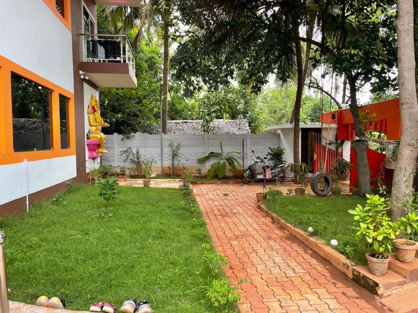 Main Image