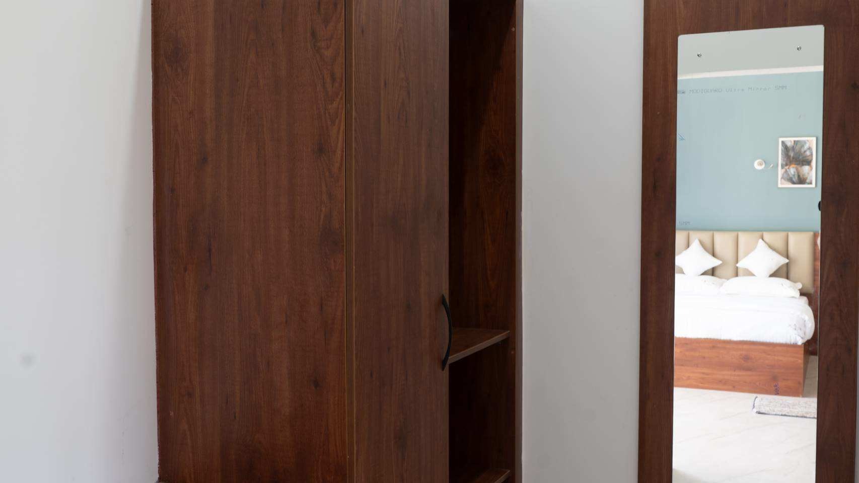 Family Room image 8