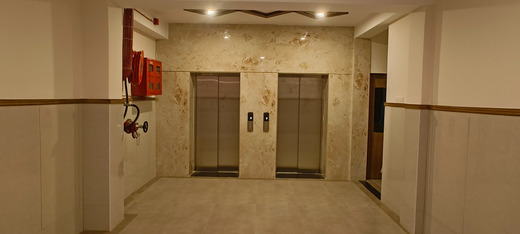 Property gallery image 12