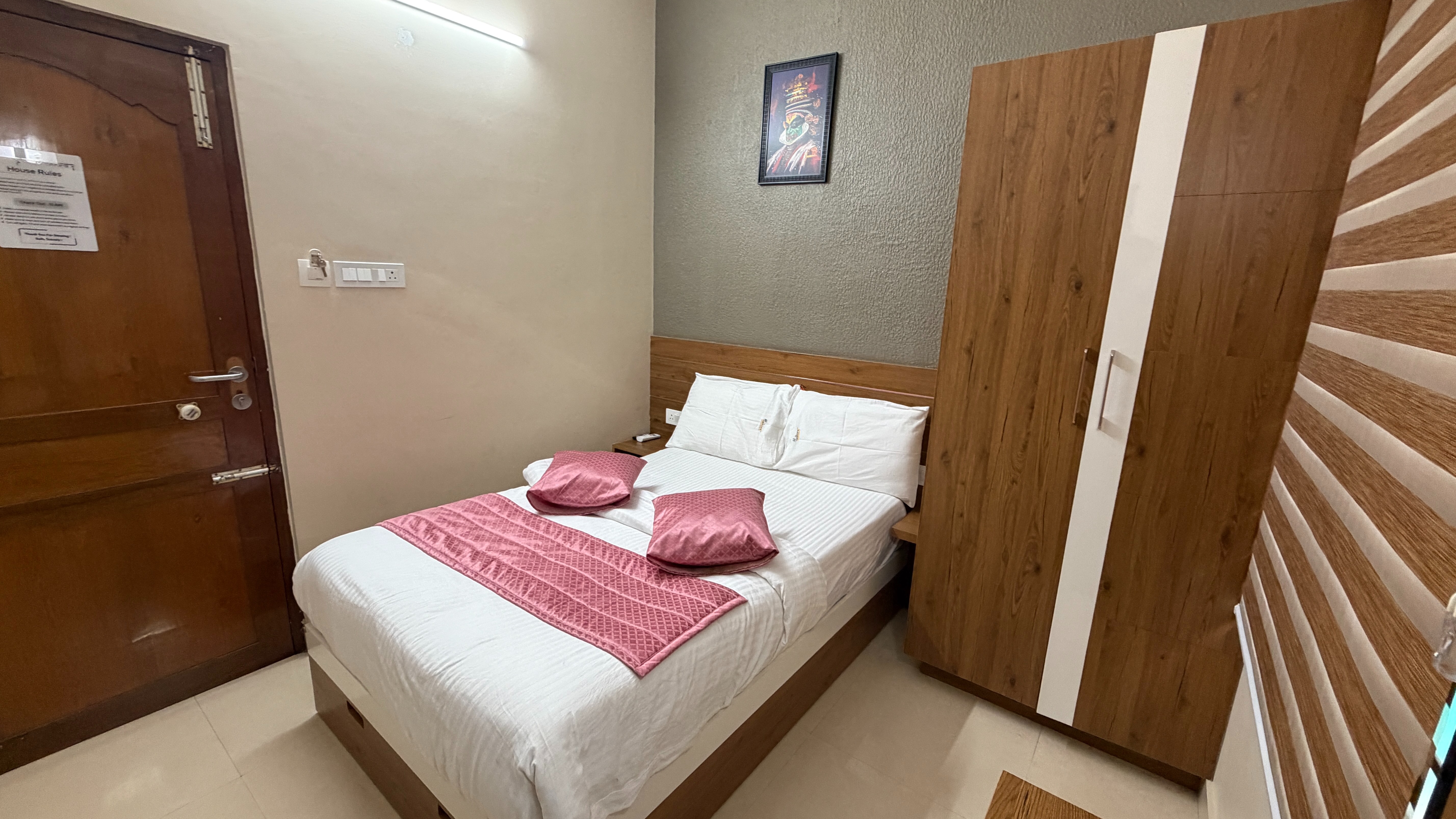Economy Room