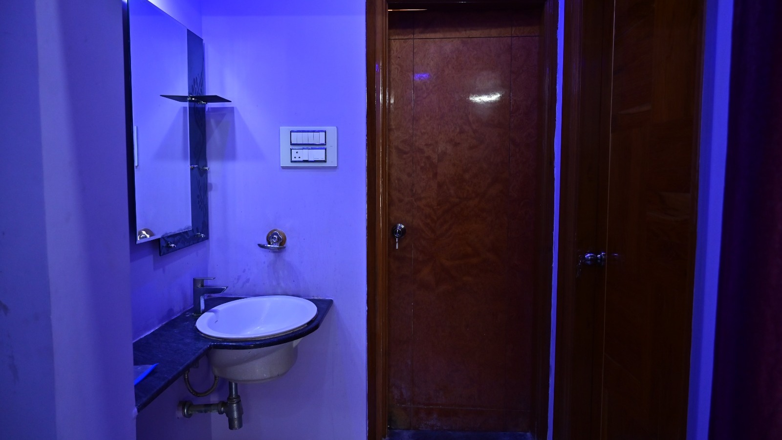 DELUX ROOM