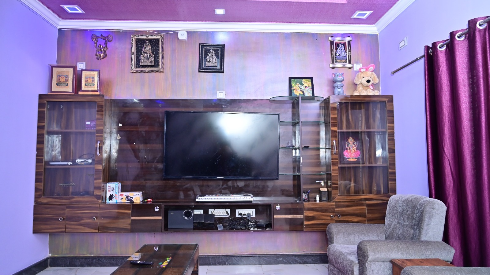 LUXRY PRIVATE VILLA + HOME THEATER