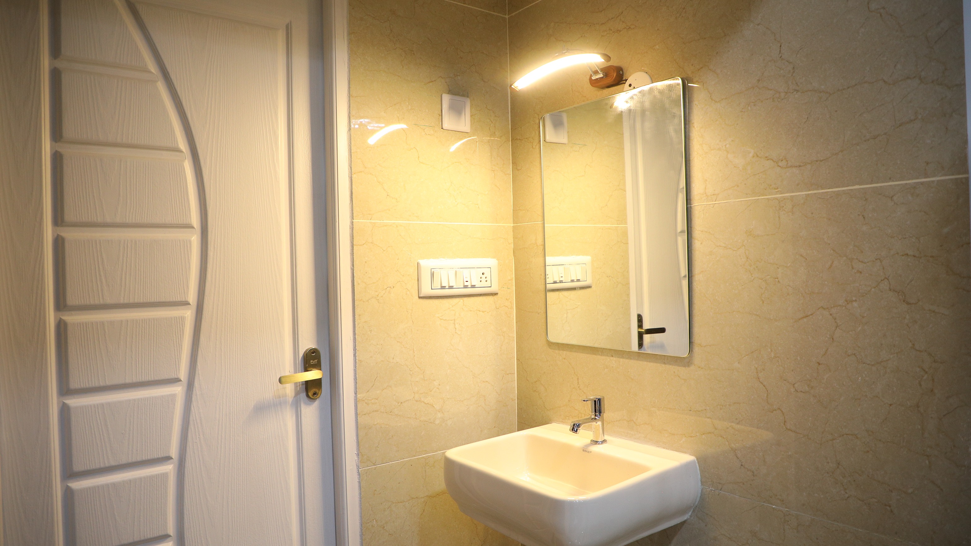 Property gallery image 9