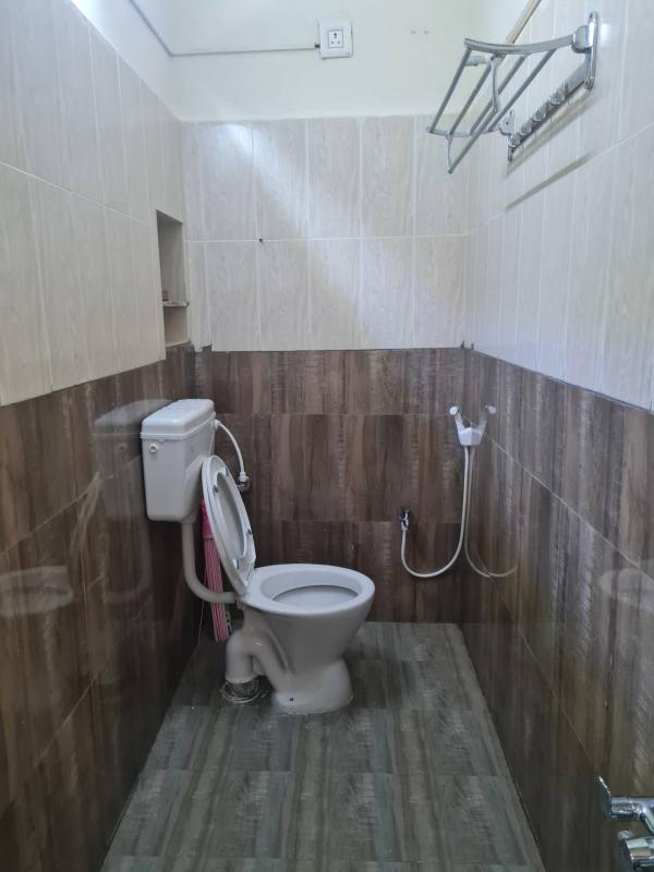 Bathroom 2 - HH - 2bhk