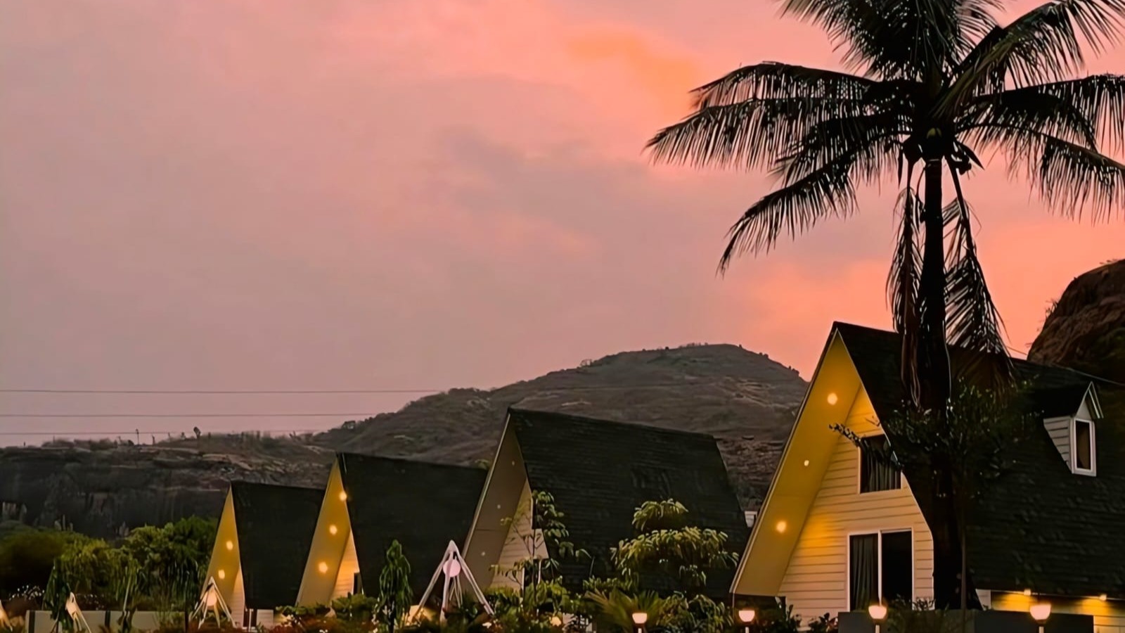 GR8 A-Frame Cottage Cozy & Budget-Friendly Stayy