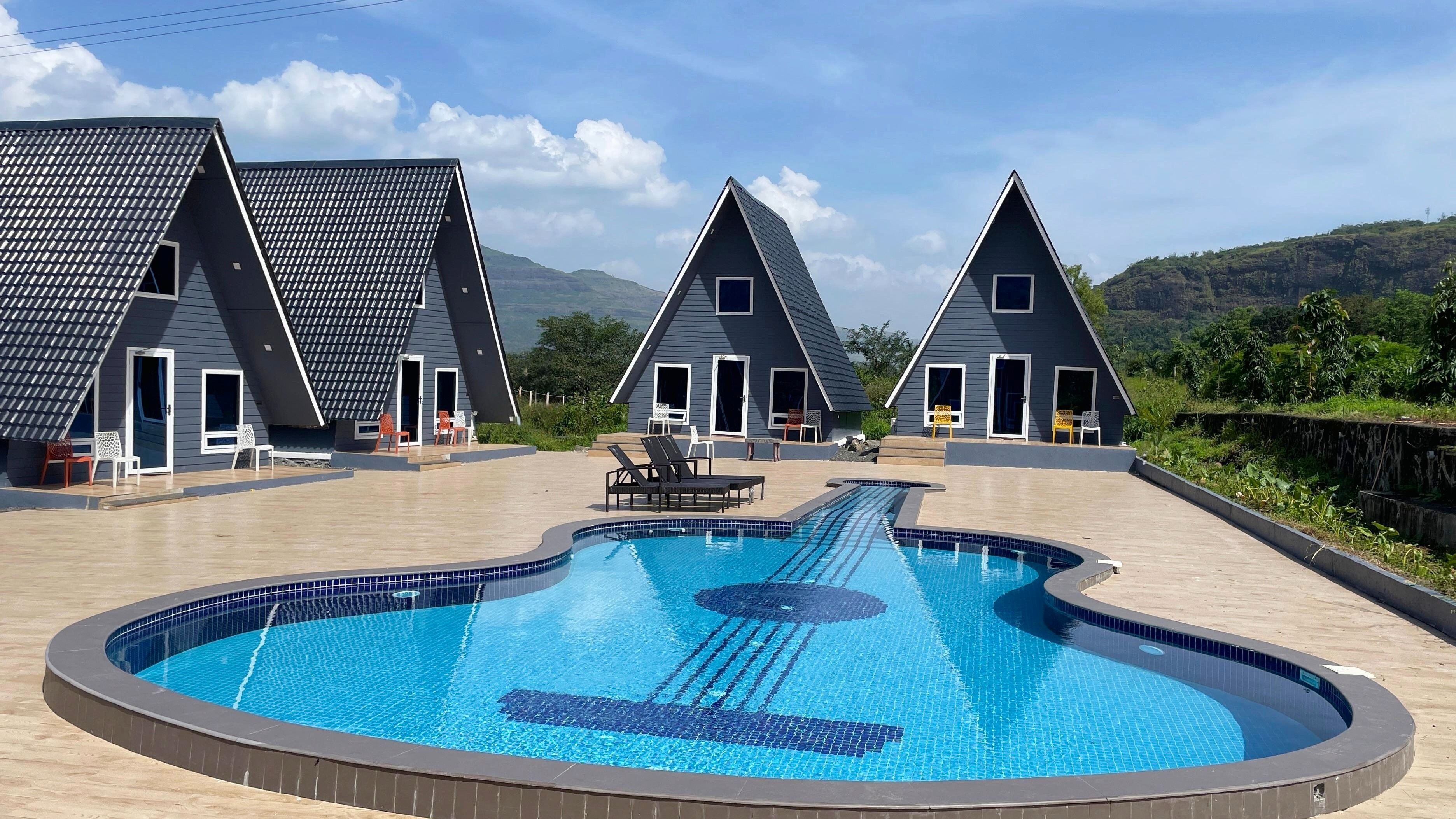 Gr8 superior cottage with private swimming pool.