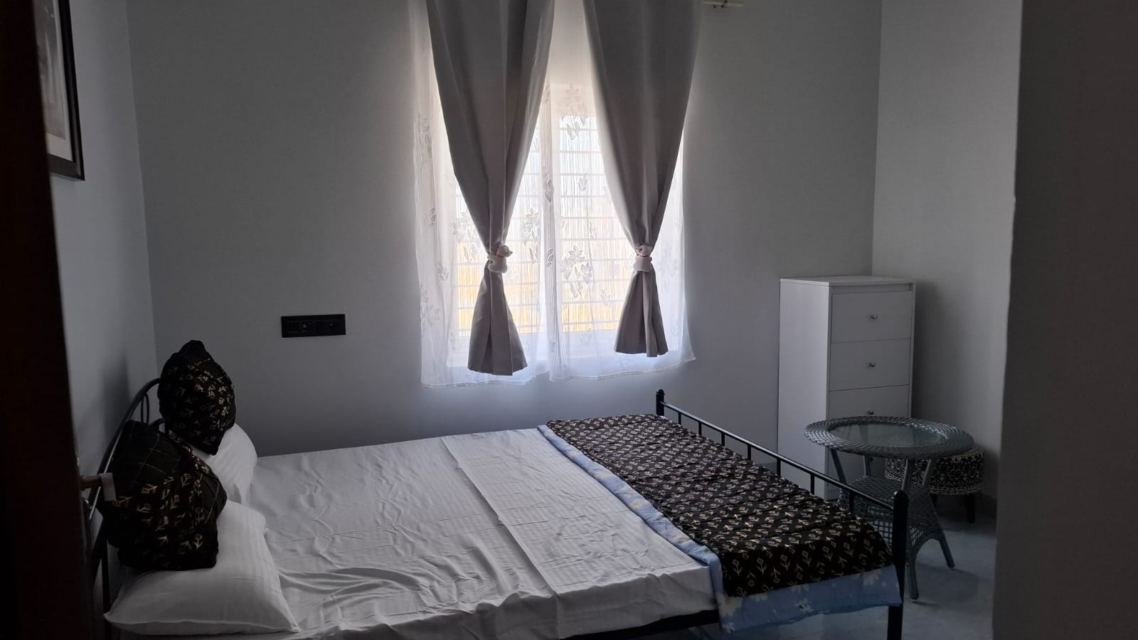 Deluxe Double Room (2)