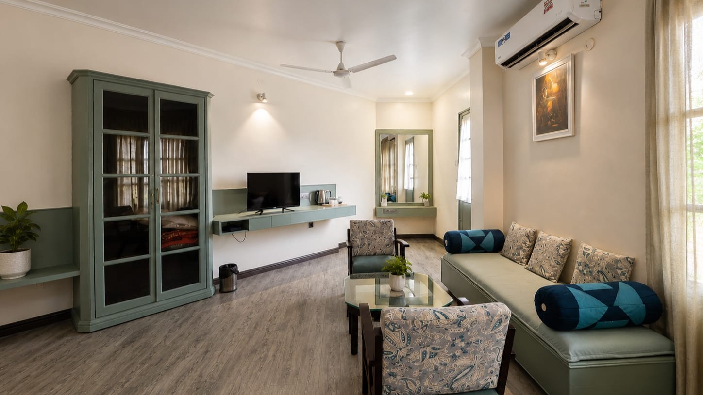 Royal Executive Rooms image 5