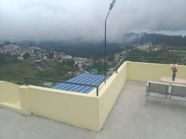 Property gallery image 1