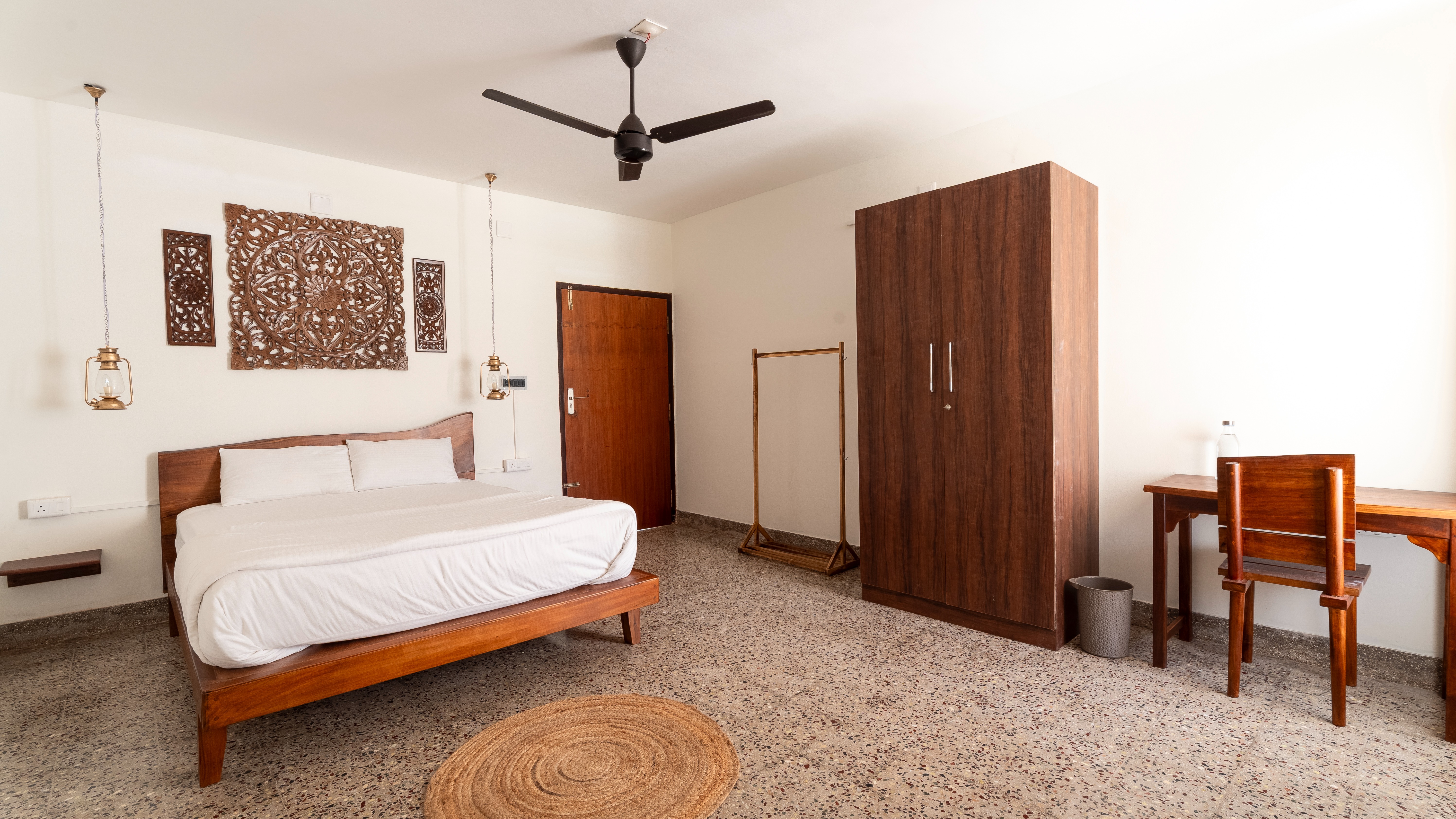 ANJILI WOODCRAFT SUITE
