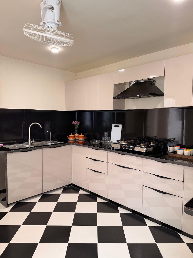 Property gallery image 1