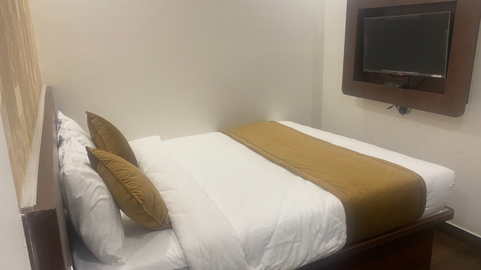Deluxe Room image 1