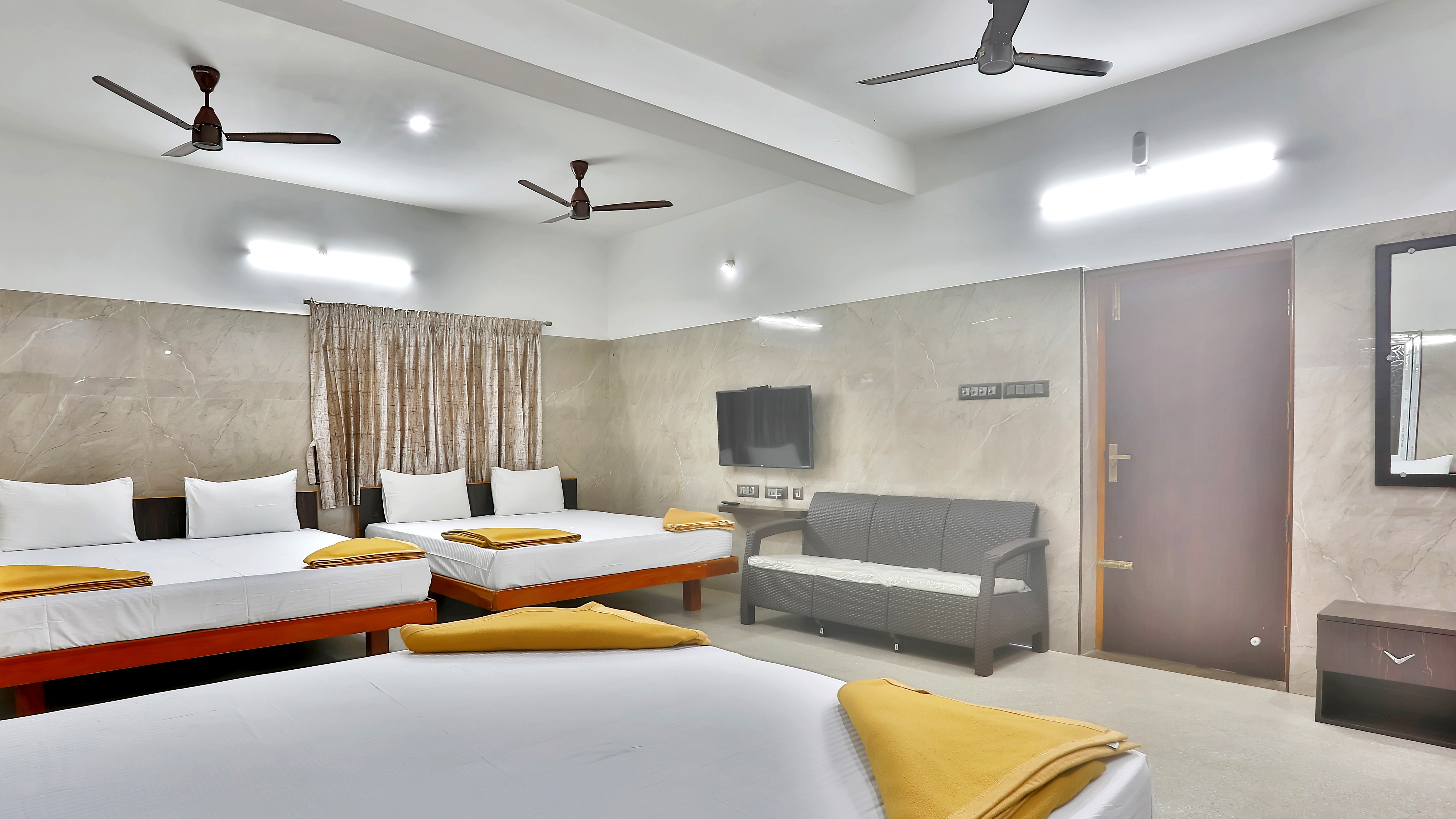 Group Room Deluxe AC