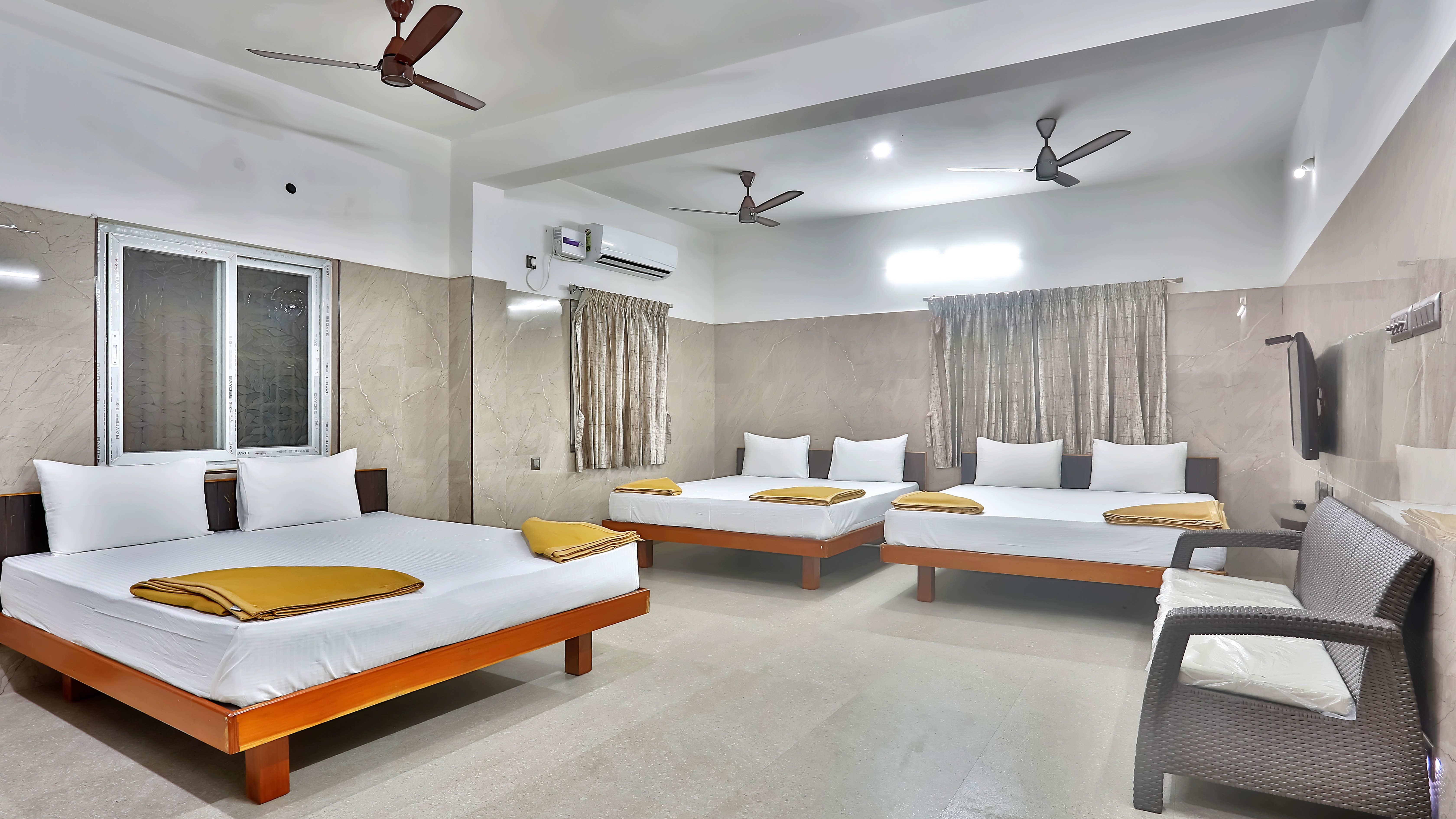 Group Room Deluxe AC