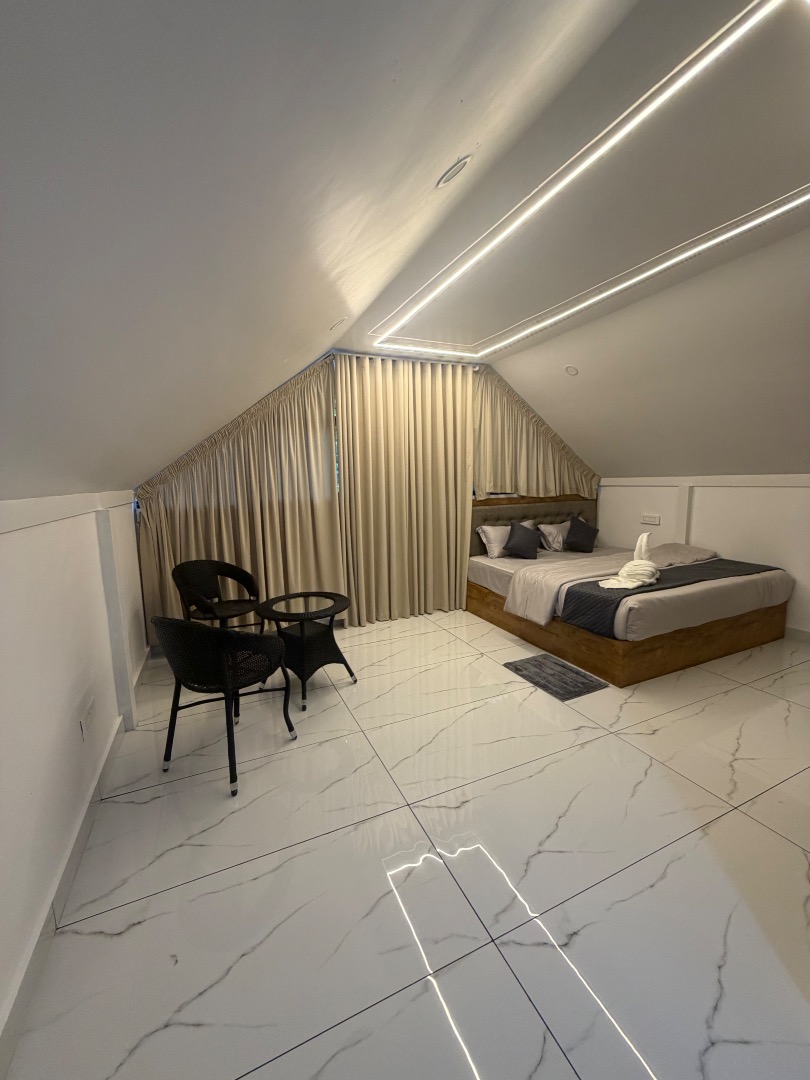 Property gallery image 9