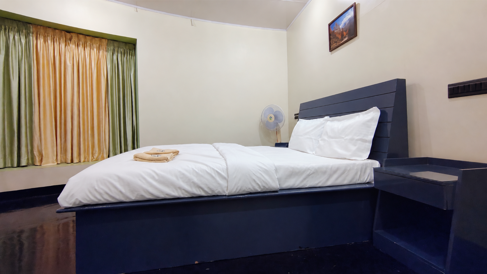 Property gallery image 3