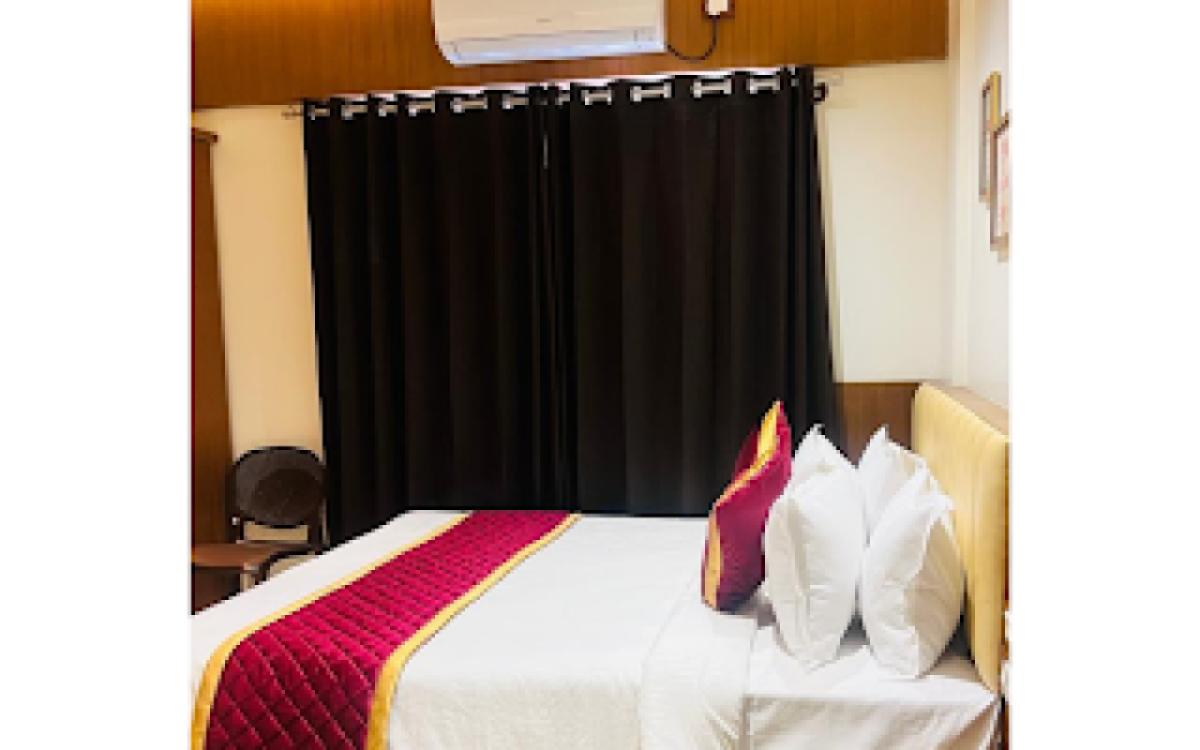 Deluxe Room1.pdf