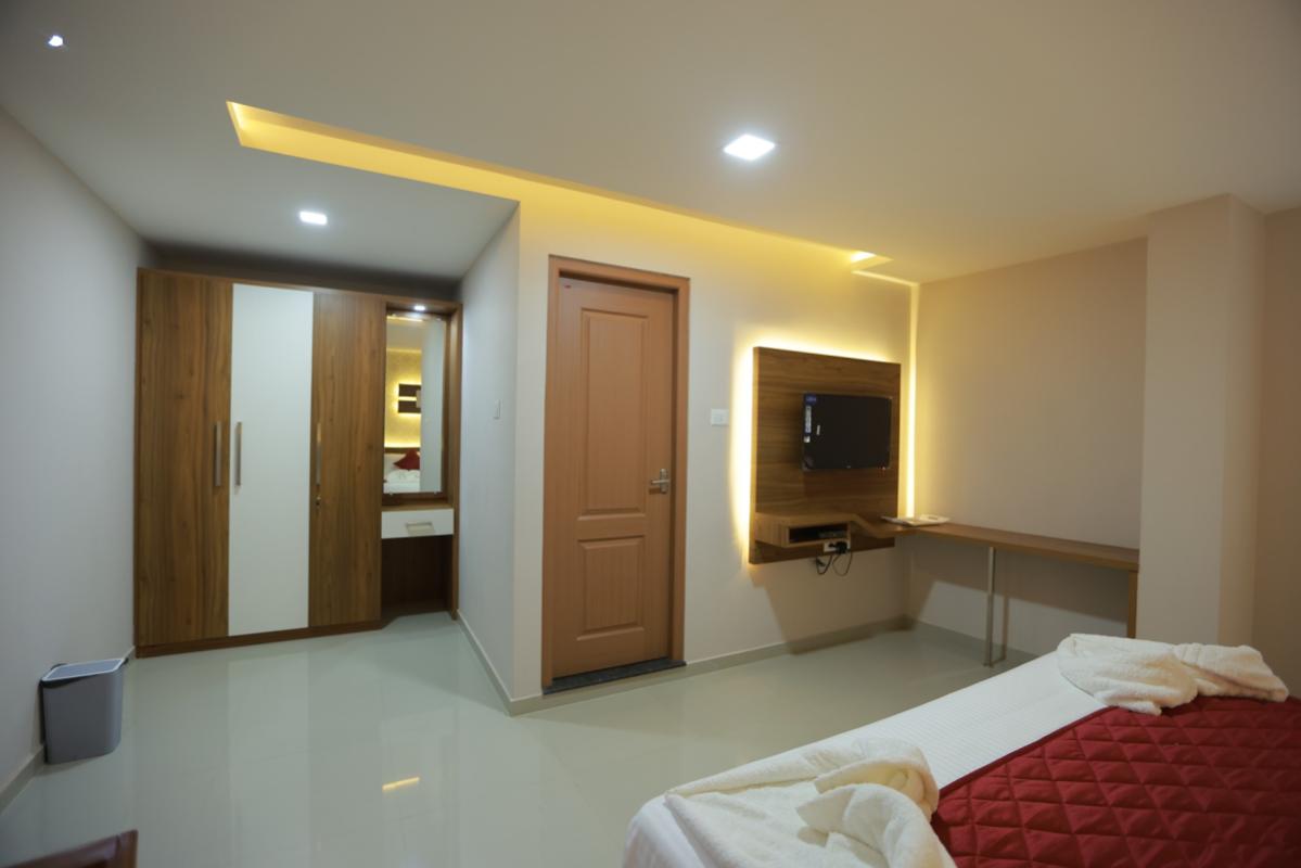 ROOM AC DELUX KING BED (7)