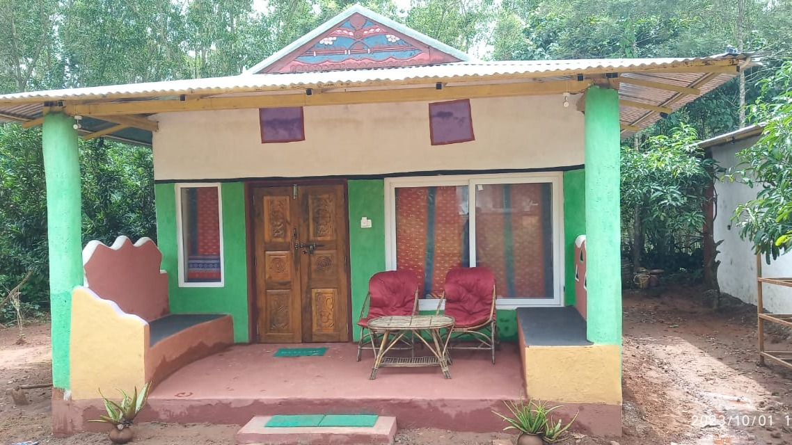 Standard Mud Cottage (Twin Bed)