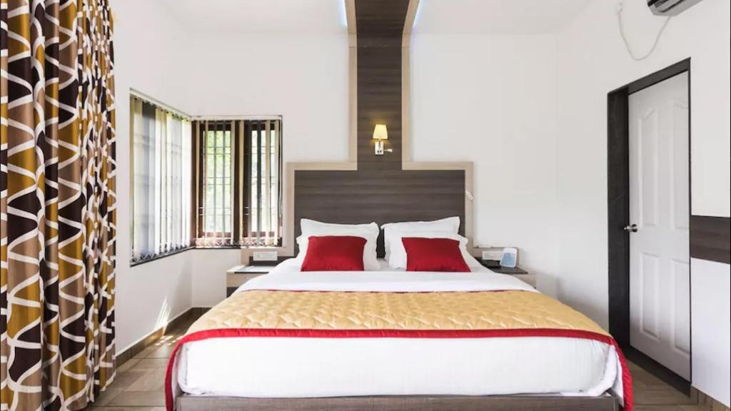King room with Balcony and Mountain View 