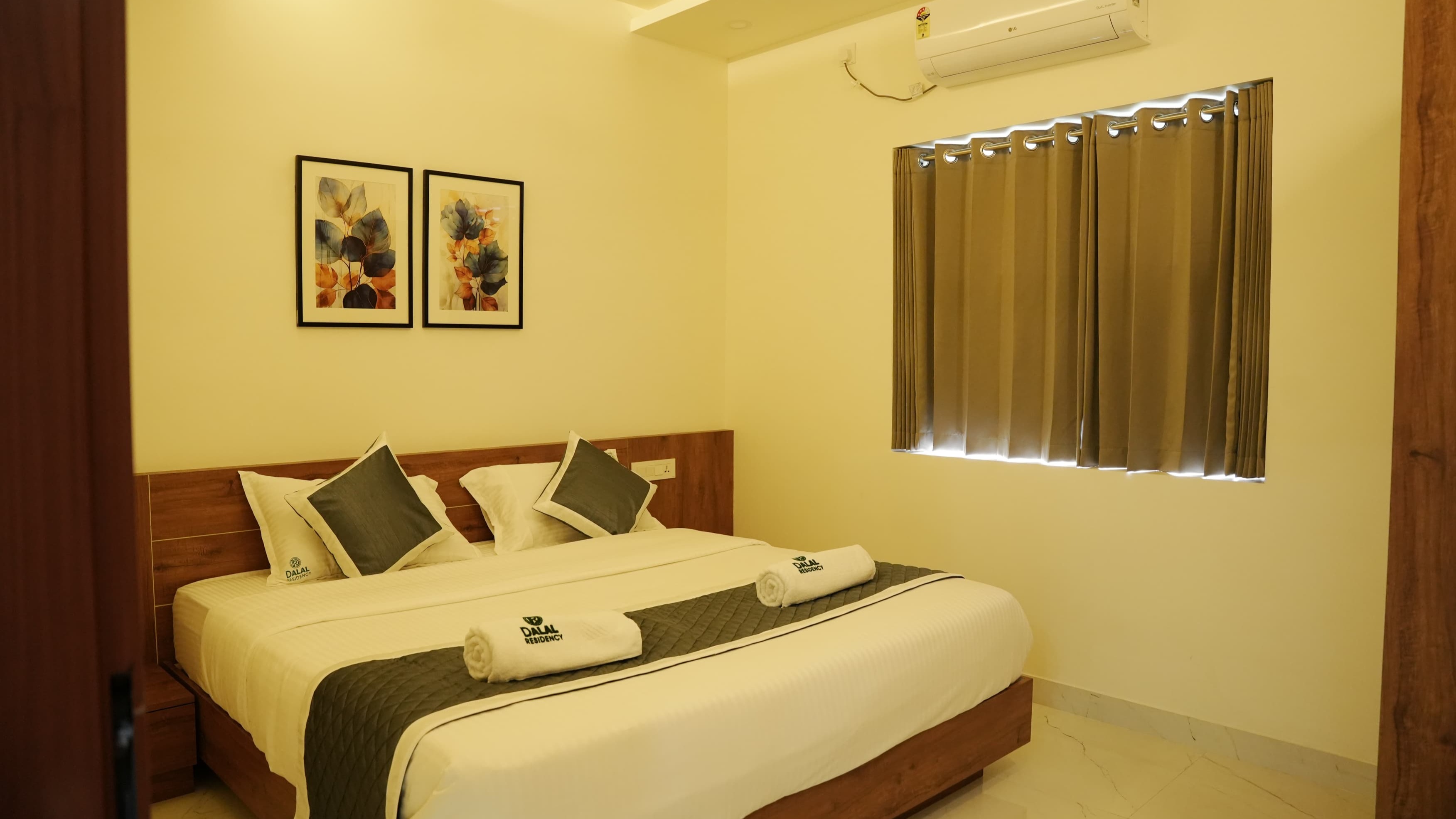 2BHK Apartment with Twin & Double Beds, Living Room, Kitchen & Balcony