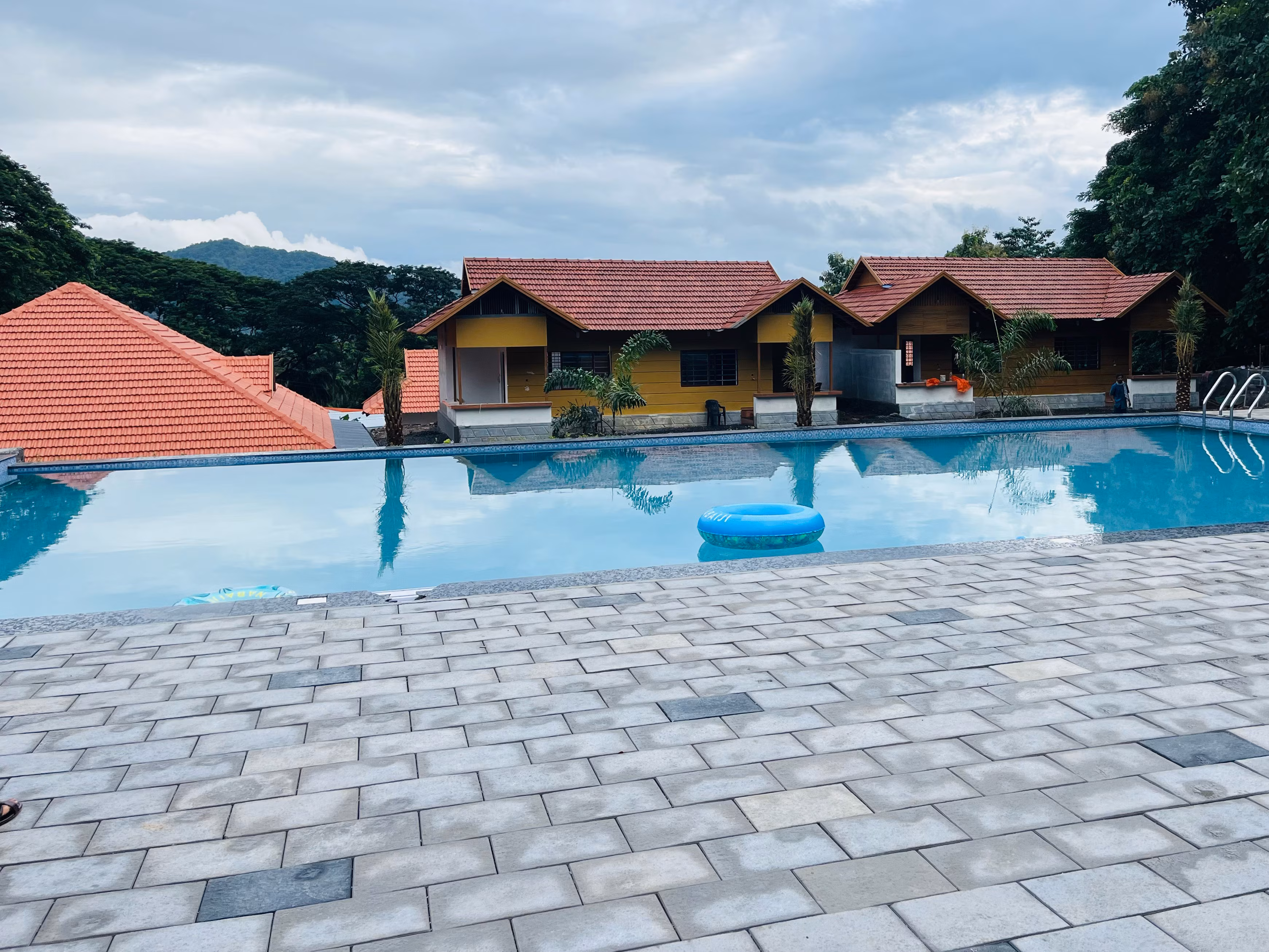 swimming pool n cottage