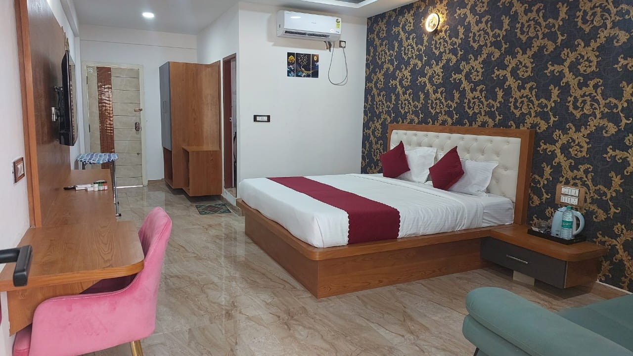 Super Deluxe AC  Suite Rooms with Balcony