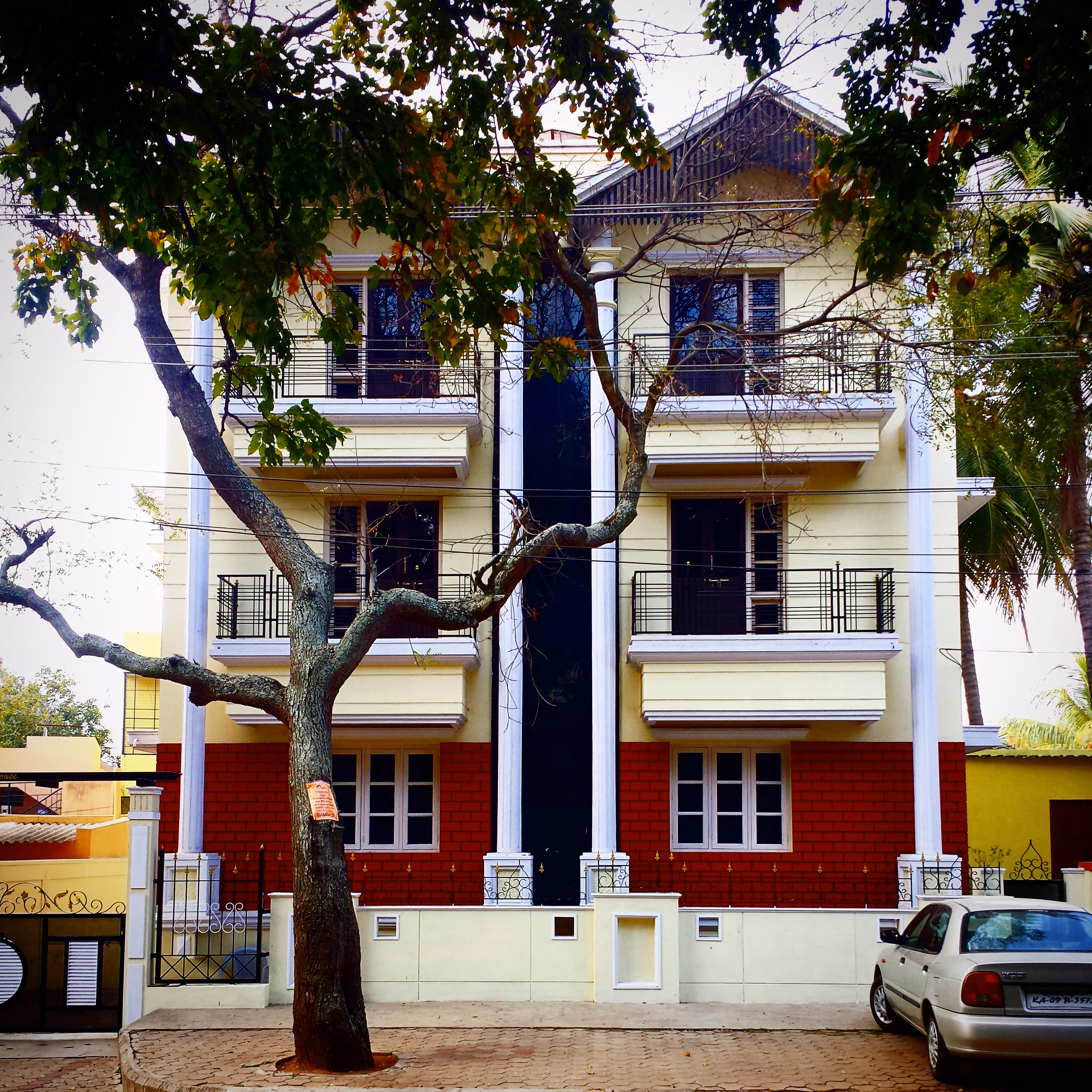 White House, Varsha Enclave