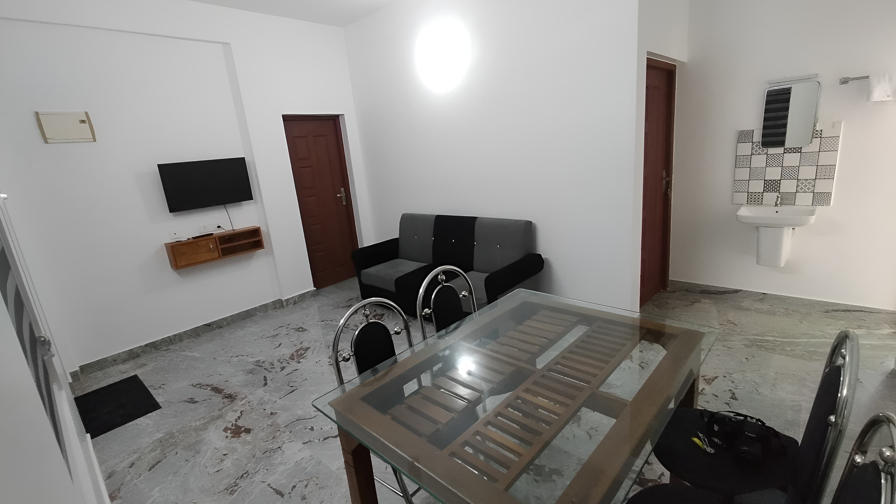 TWO BEDROOM APARTMENT(EP)