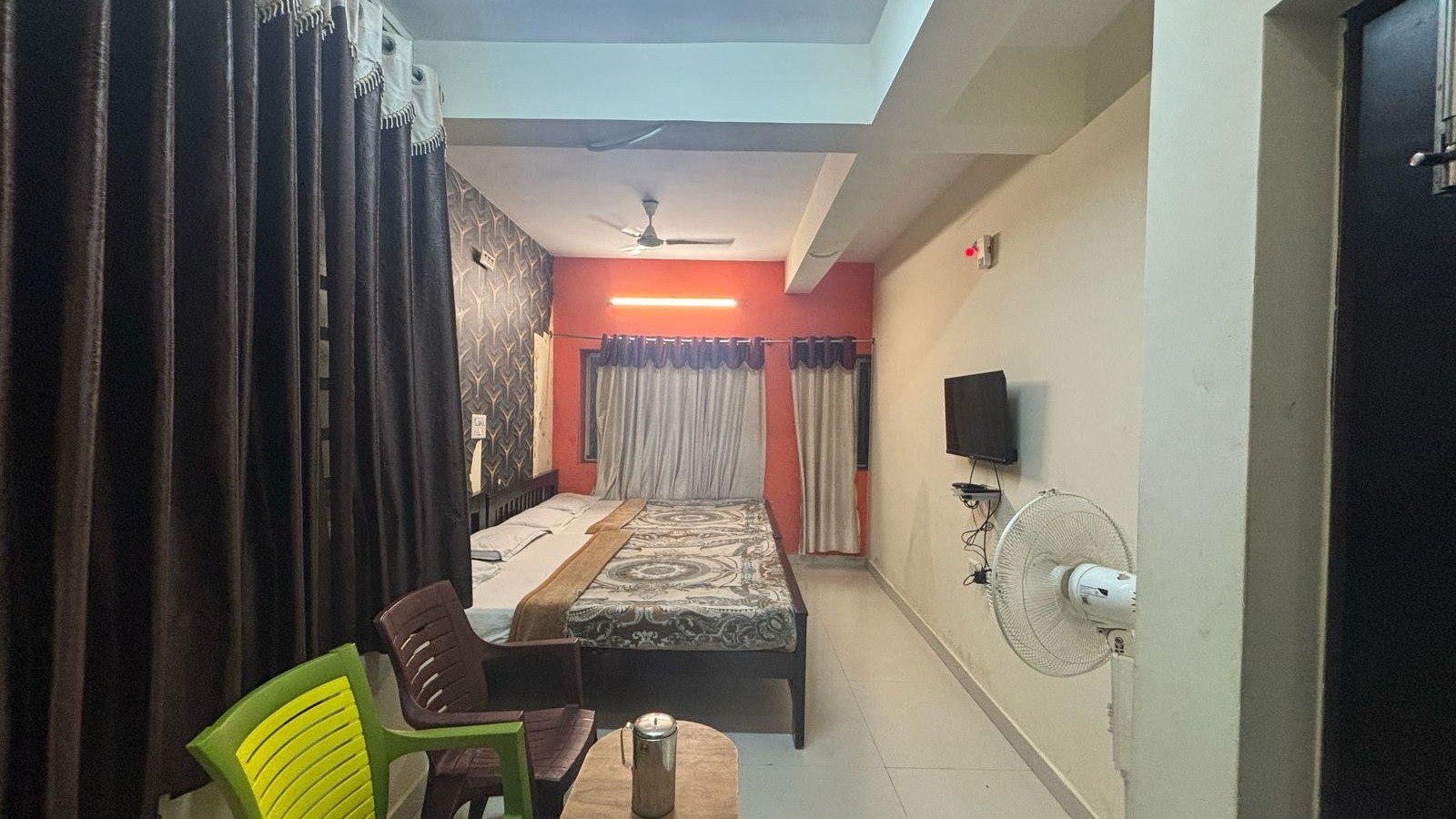 Quadruple AC Room