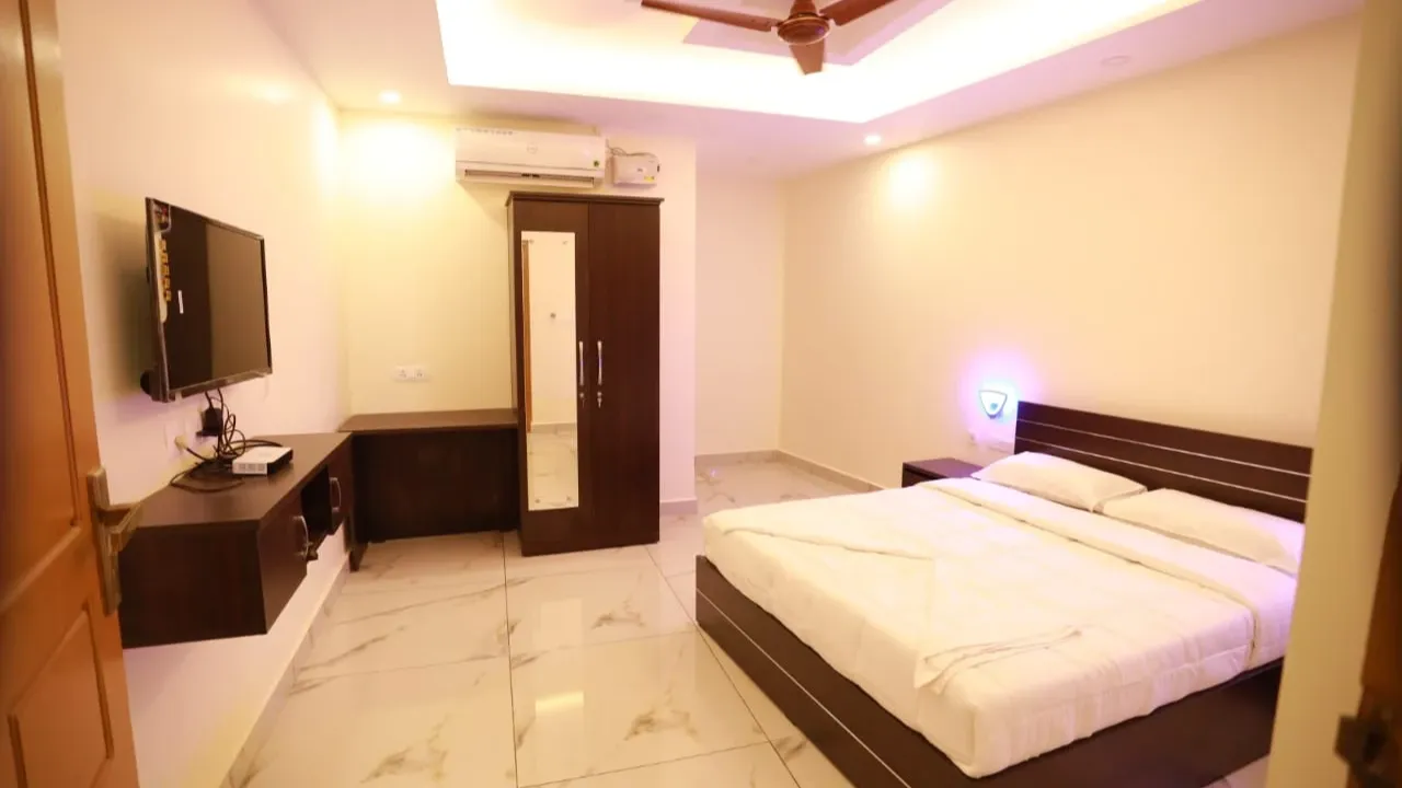 AC EXECUTIVE  ROOMS(EP)