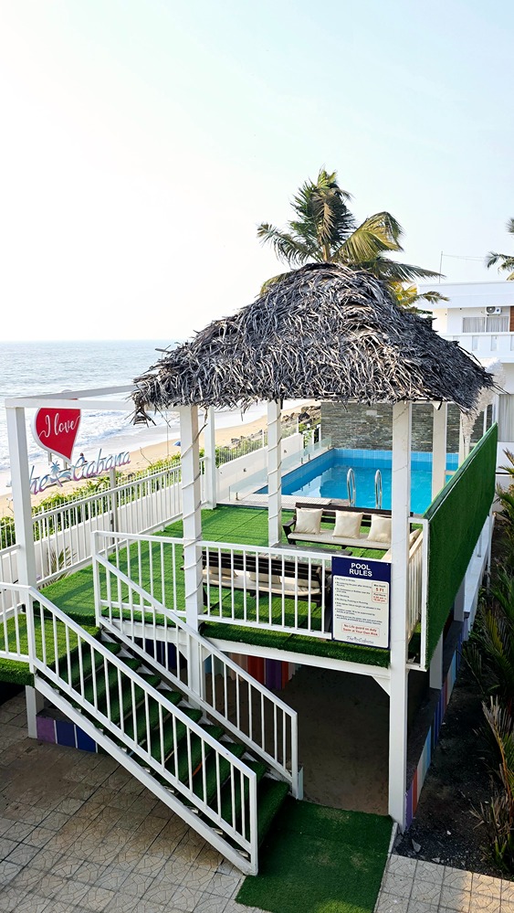 Swimming Pool with Deck