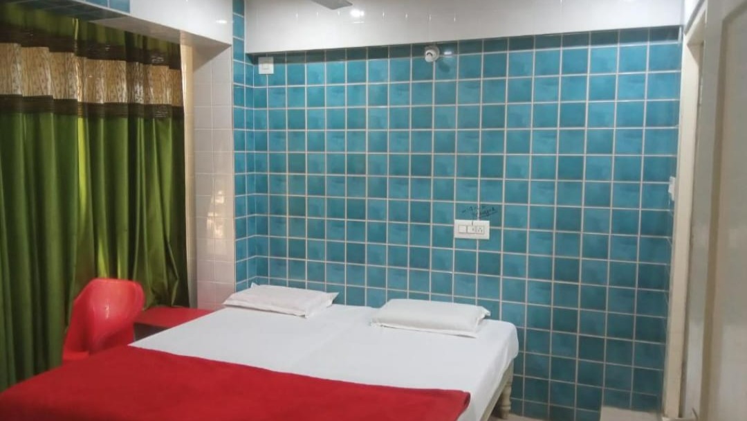Deluxe Standard Double Room(Non AC)