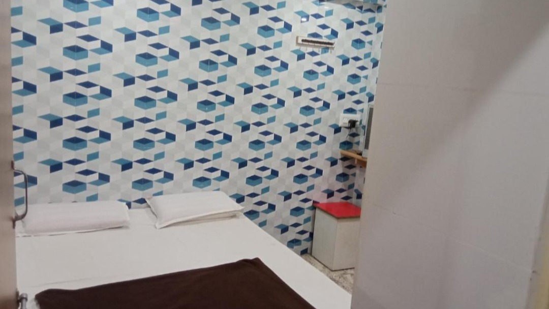 2 adjacent Double  room with attach bathroom
