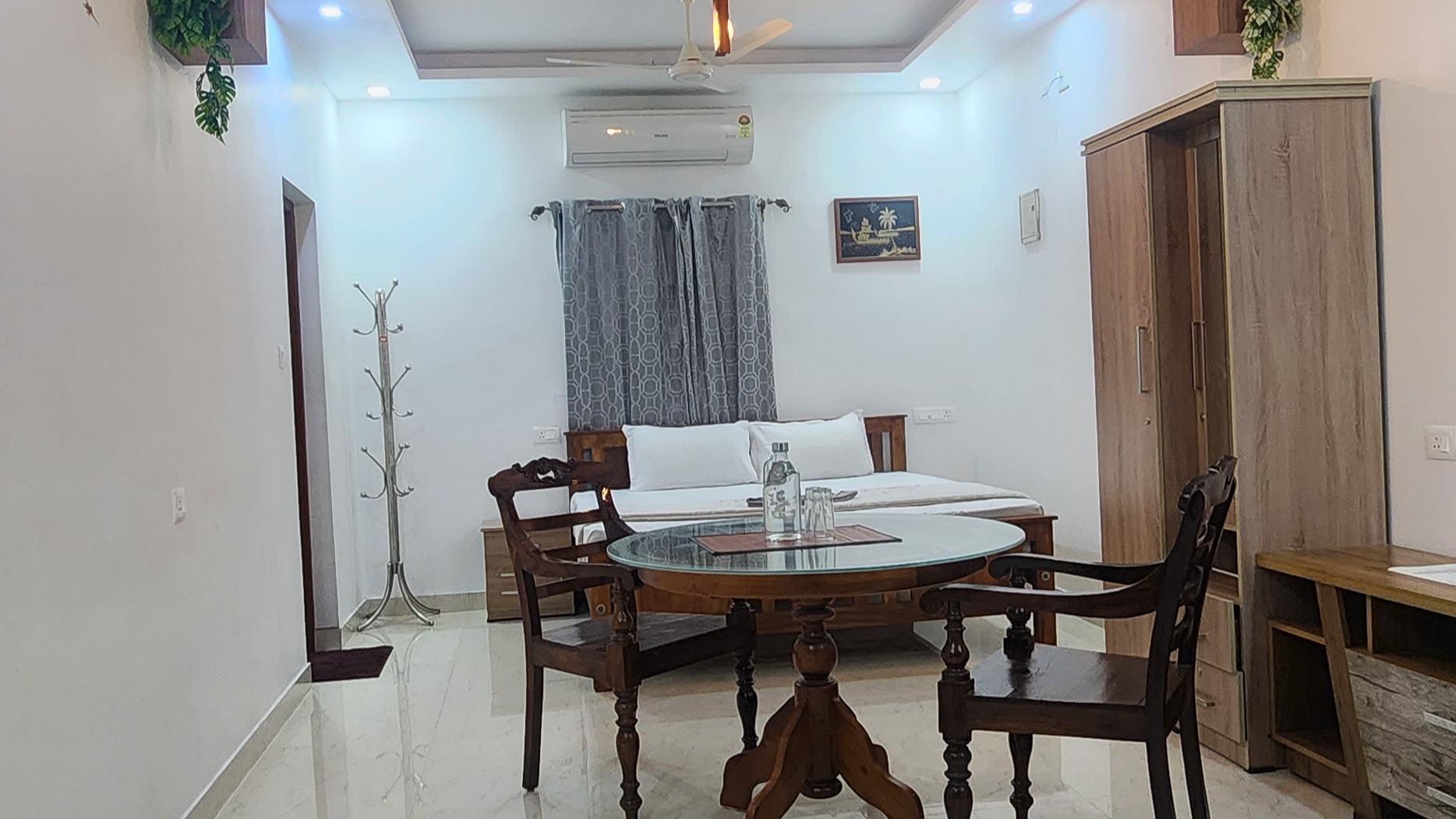 Royal Room