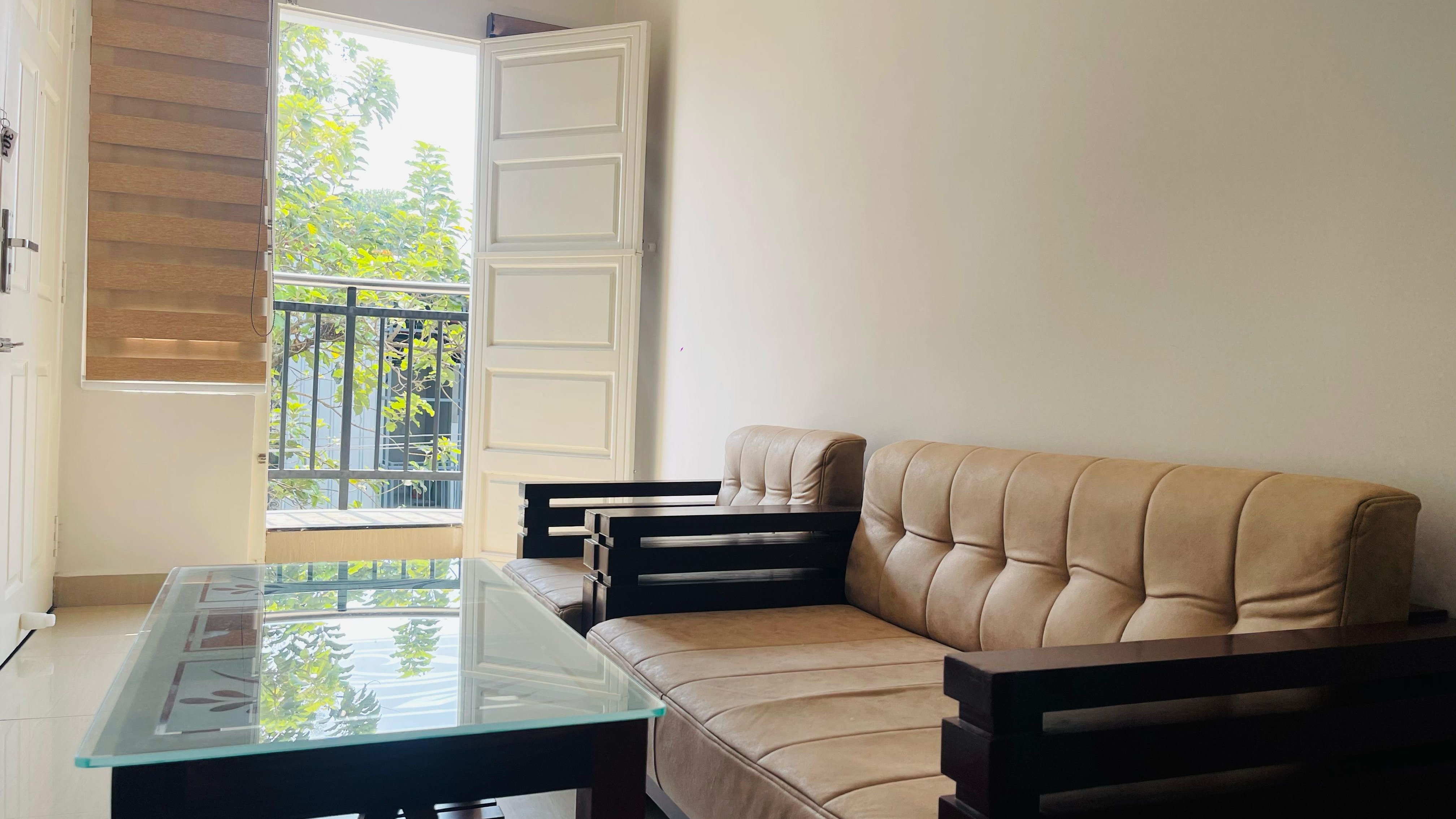 CLASSIC ONE-BEDROOM APARTMENT