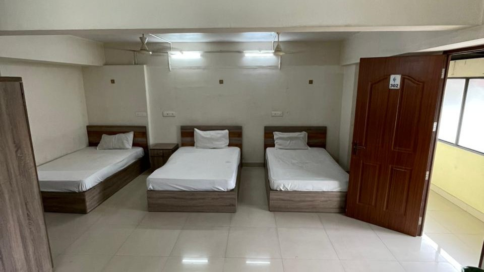 Non AC 5 Bed Share Room