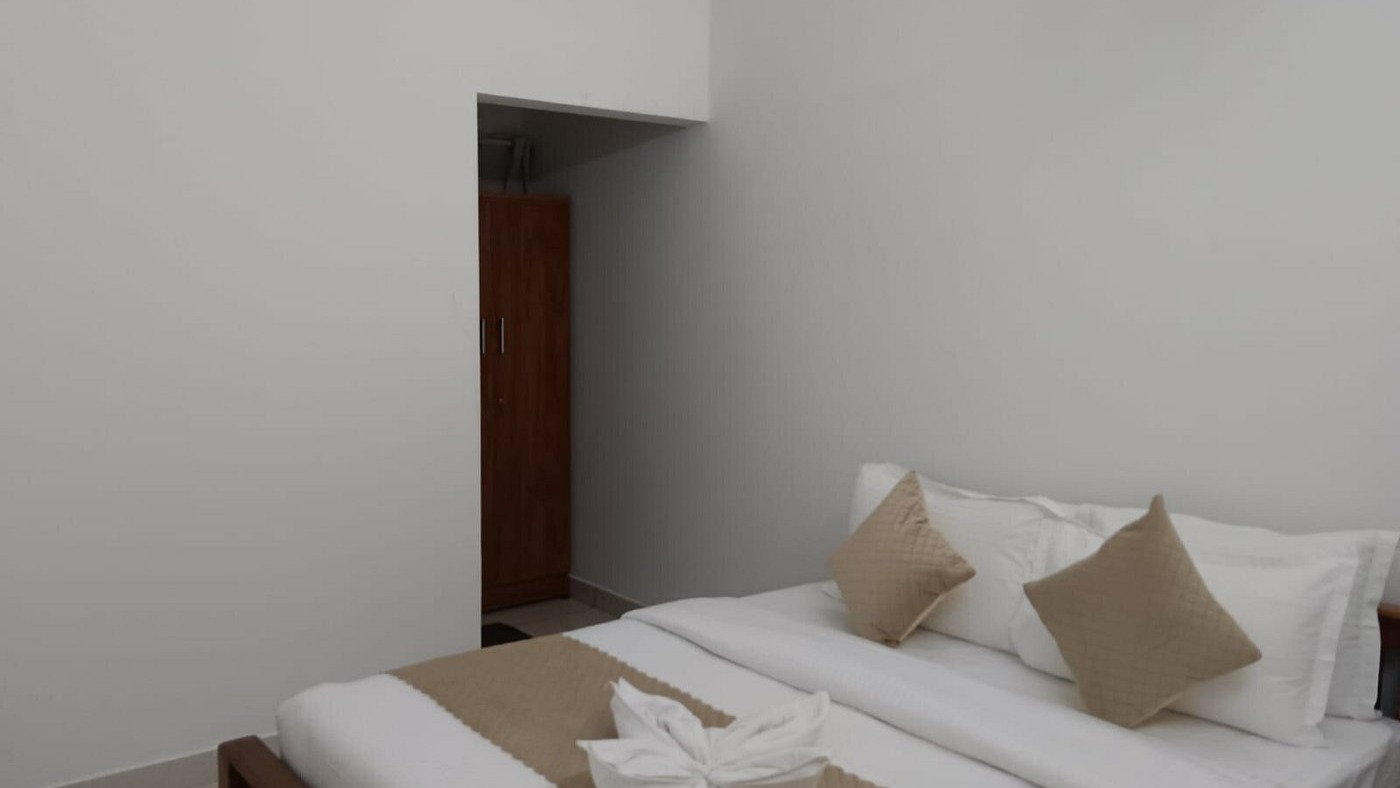 Three-Bed Room Apartment (A6-2FL-3T)                                             