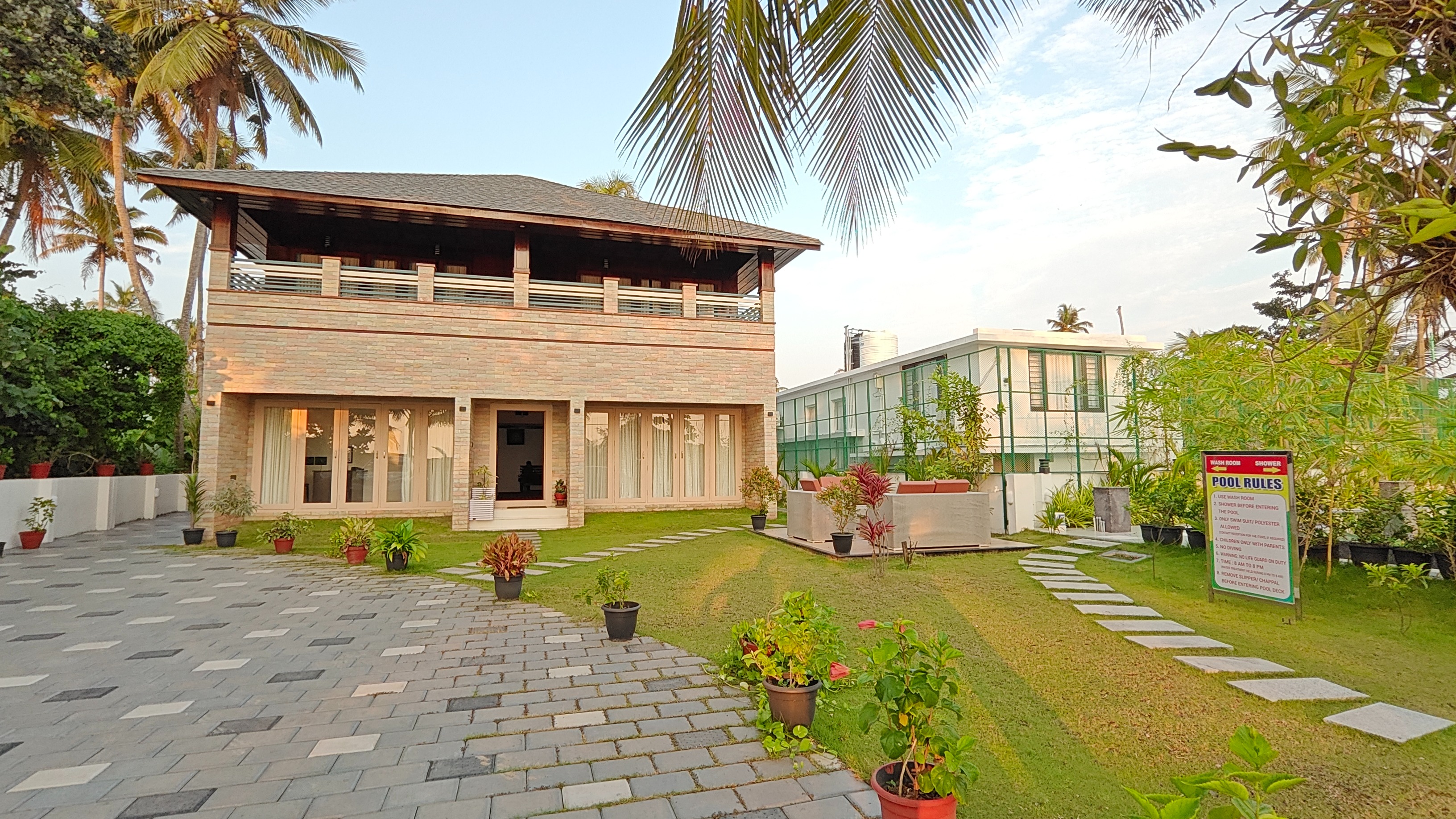 FOUR BEDROOM VILLA WITH PRIVATE POOL