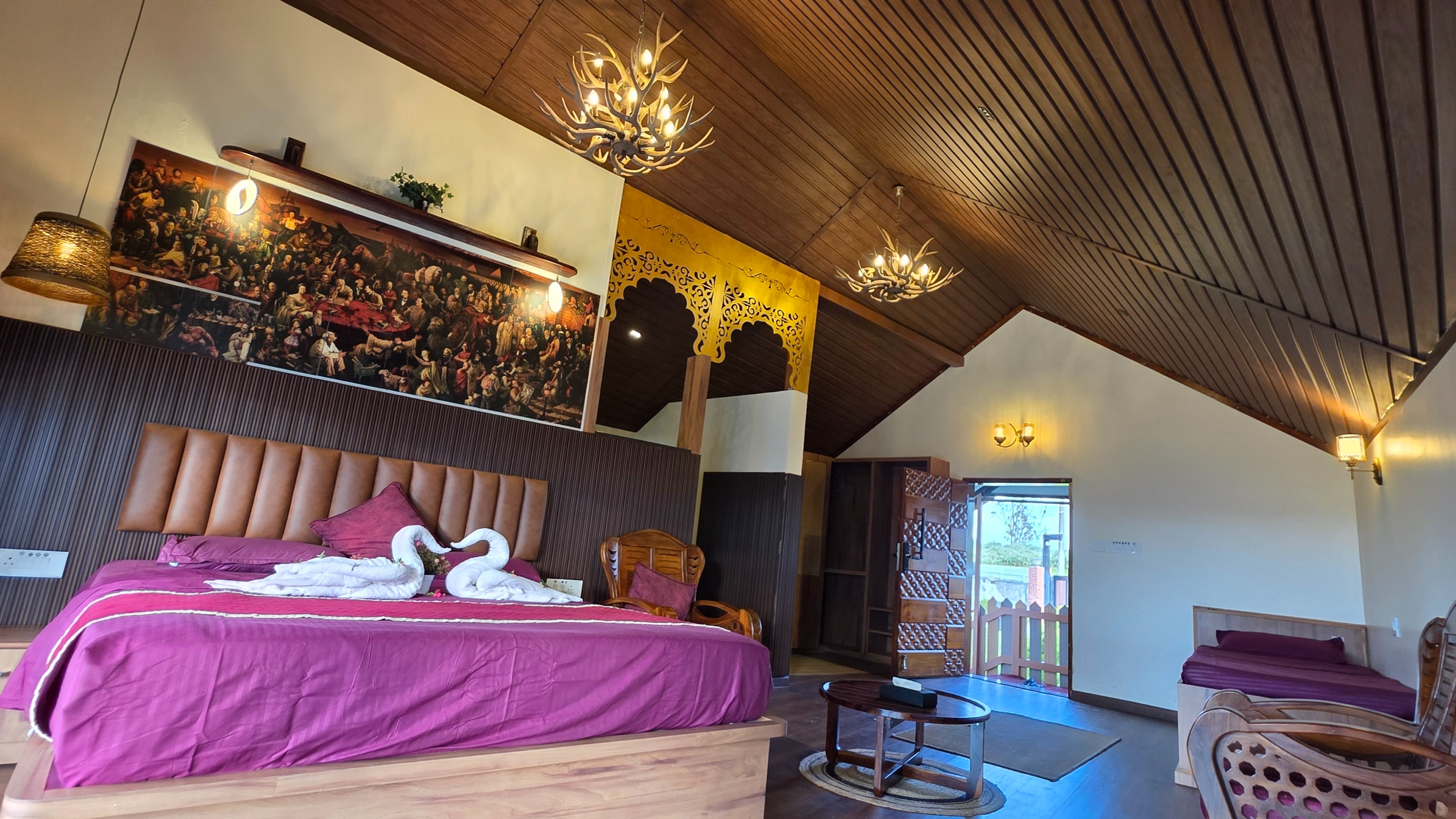 Independent Luxury Hill View Room