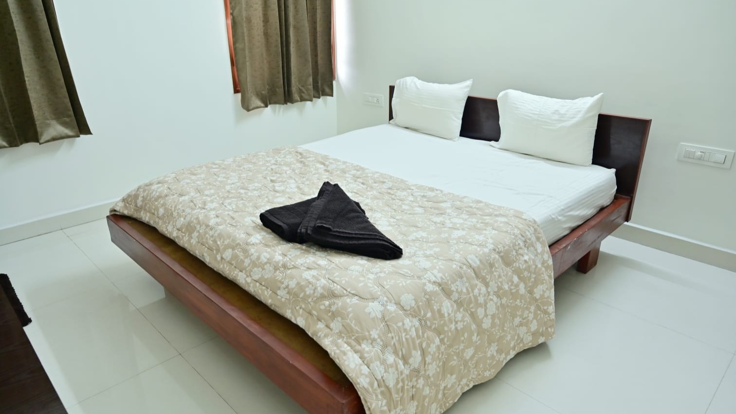 2BHK Non AC Apartment