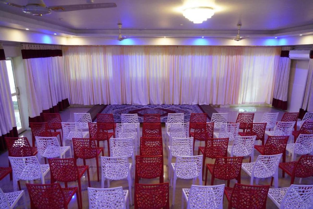 385750663