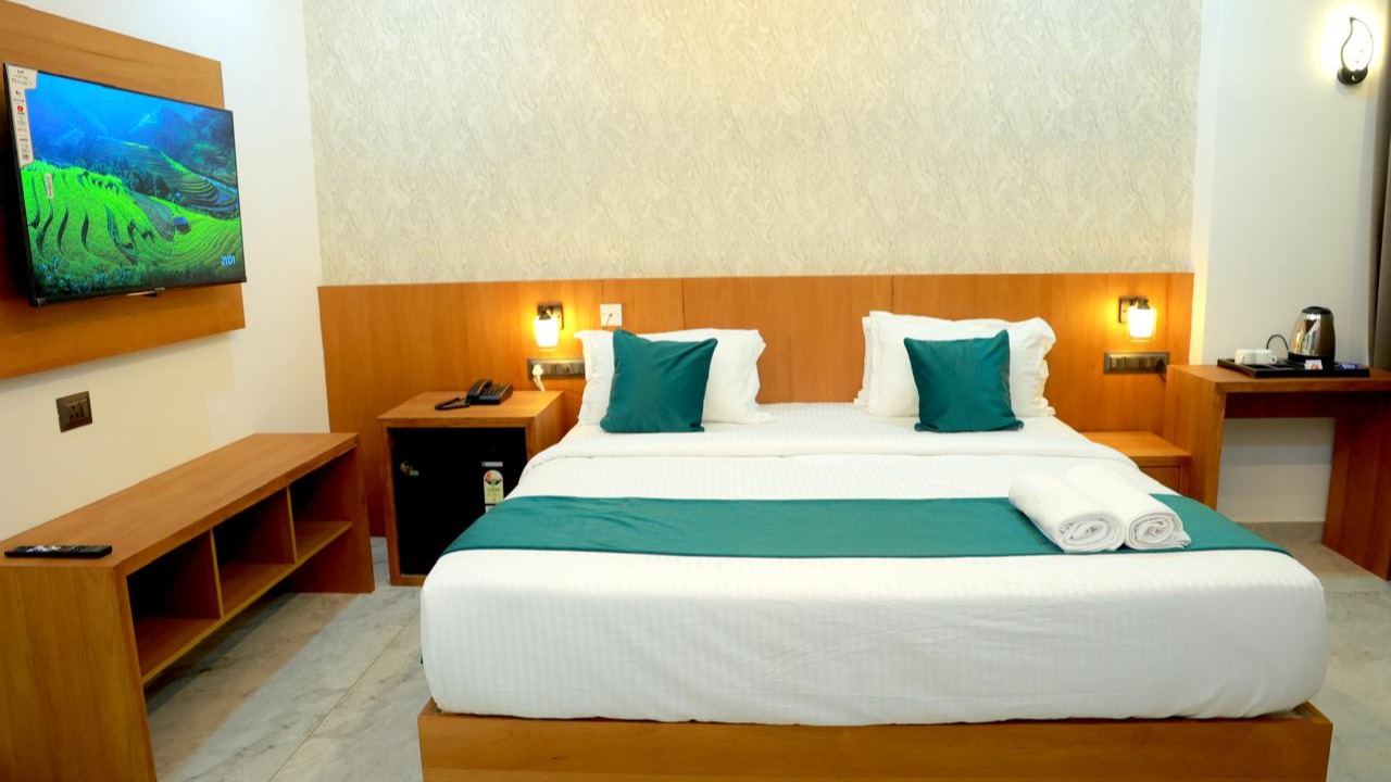 Deluxe Room with Garden View