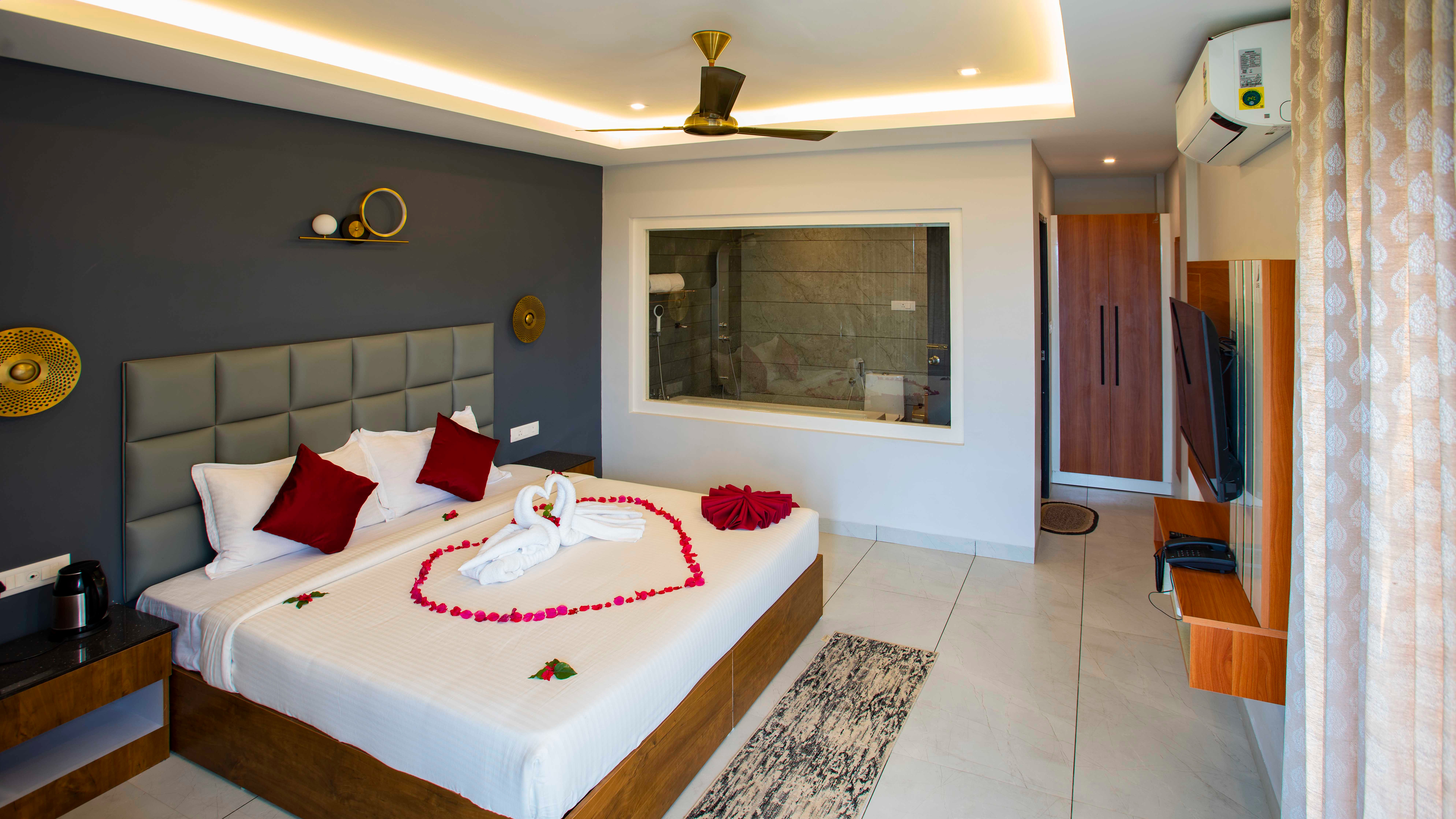 Hill View Deluxe with Bathtub