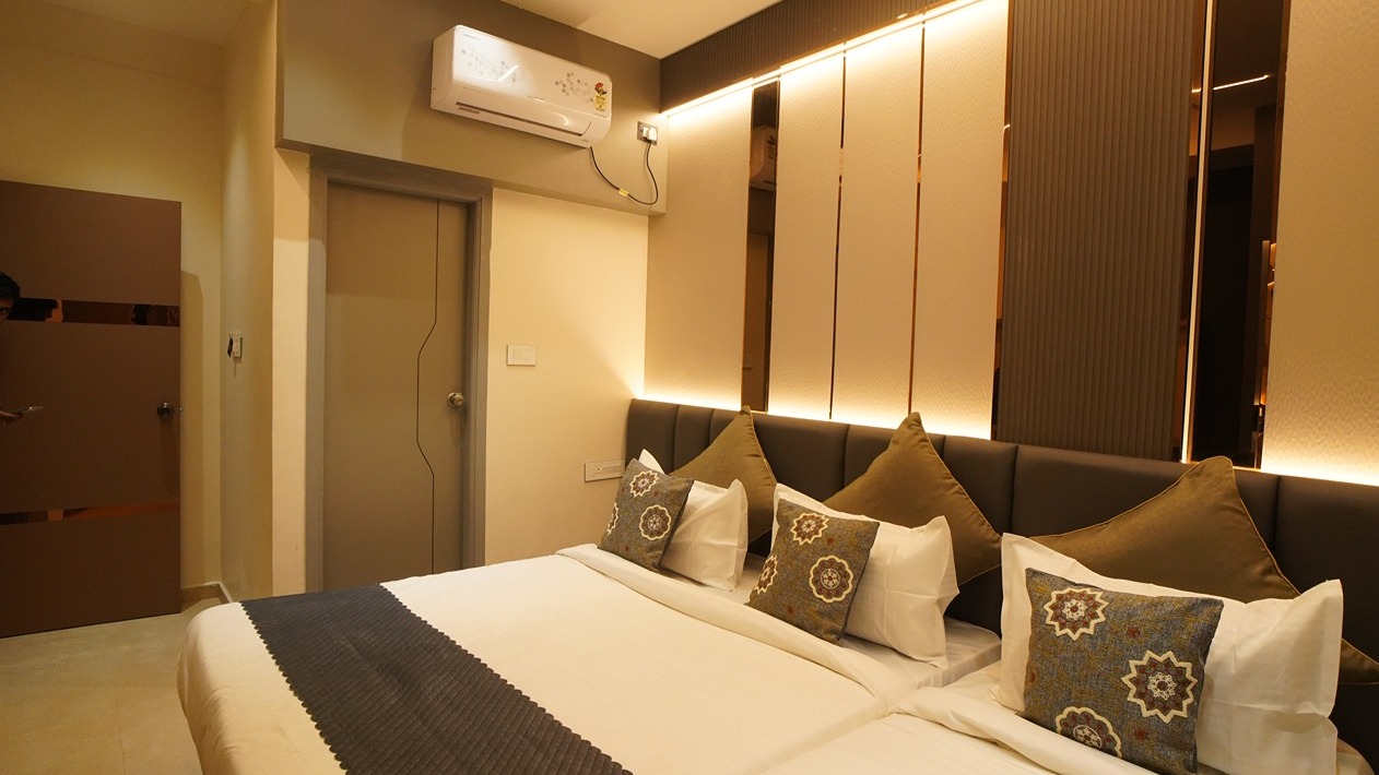 Executive Three Bed AC