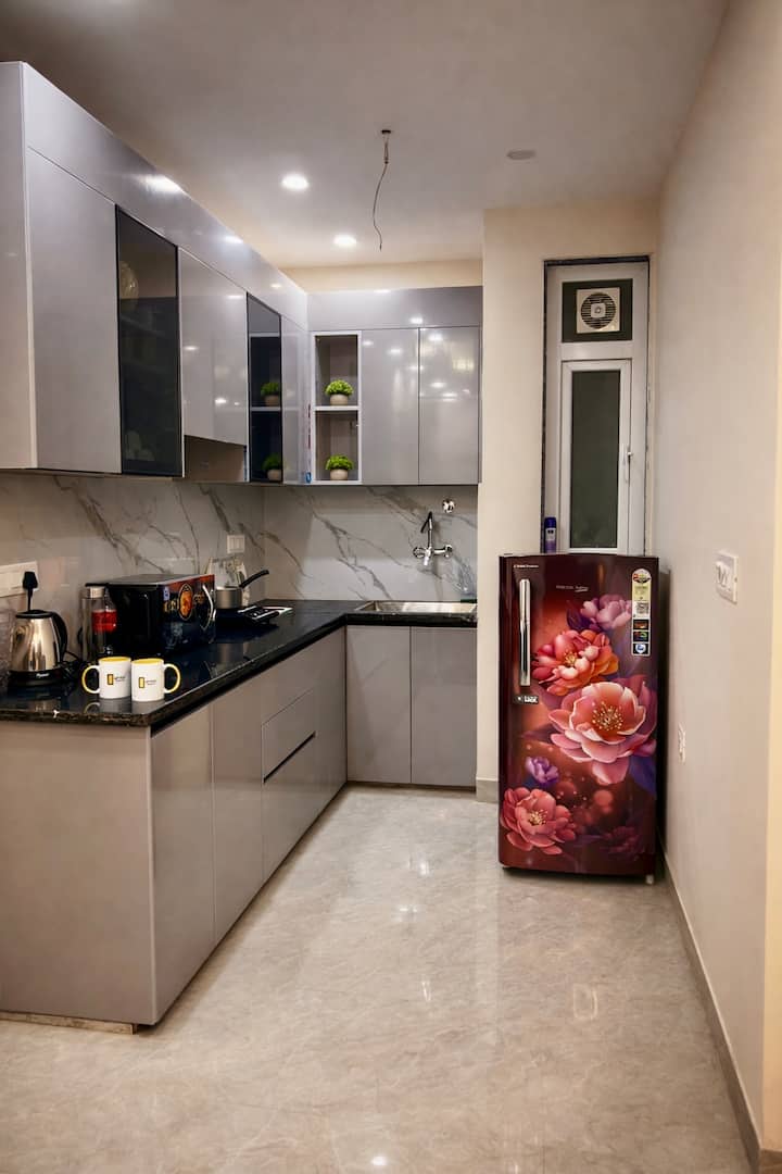 e793dae6-bdbf-4f72-a75b-4aa2ea3bd2f1