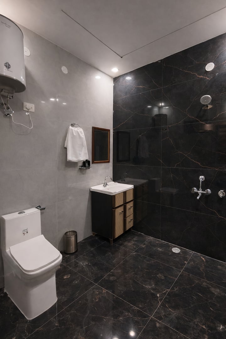 f128e74e-f408-4fd6-ba88-18047215023a