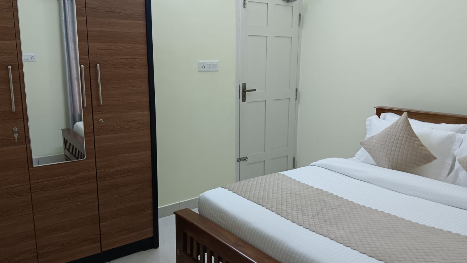 Property gallery image 1